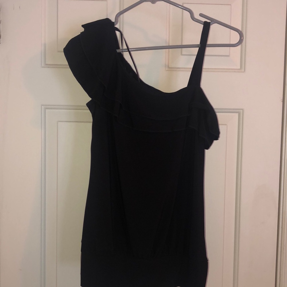 Ruffled one shoulder shirt